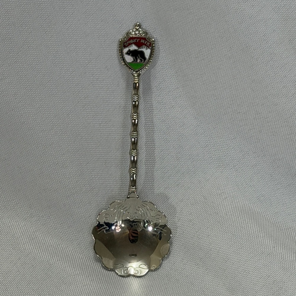 Smoky Mountains USA Souvenir Spoon Bear Shield‎ Silver Tone Travel Decor Vintage